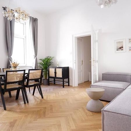 Boutique Suite Near Museum District Wien Exteriör bild