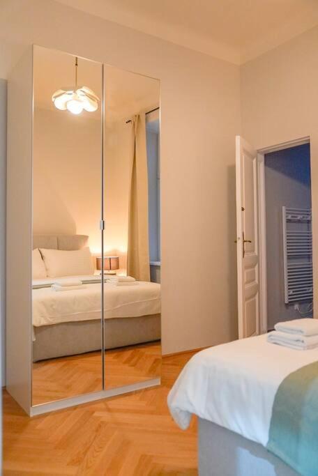 Boutique Suite Near Museum District Wien Exteriör bild