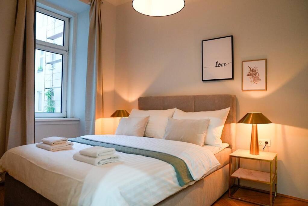 Boutique Suite Near Museum District Wien Exteriör bild