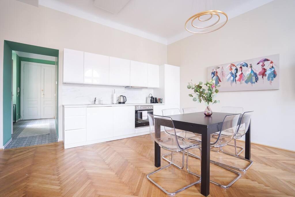 Boutique Suite Near Museum District Wien Exteriör bild
