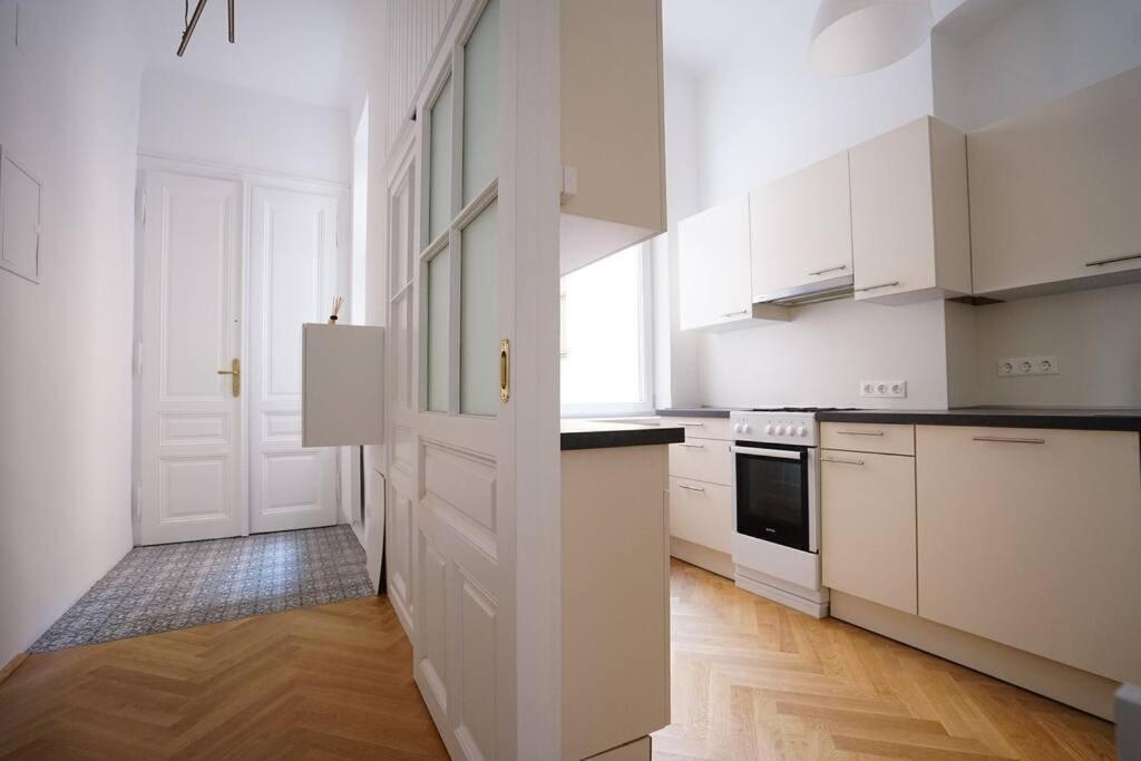 Boutique Suite Near Museum District Wien Exteriör bild