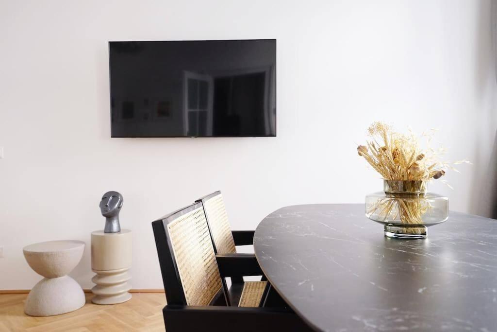 Boutique Suite Near Museum District Wien Exteriör bild