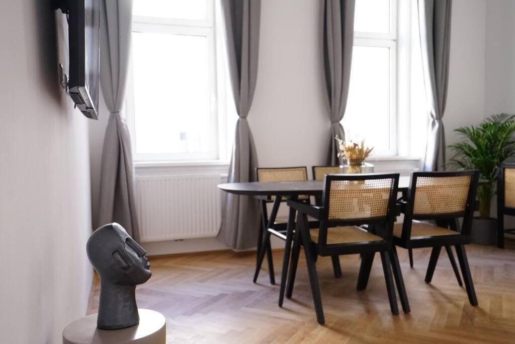 Boutique Suite Near Museum District Wien Exteriör bild