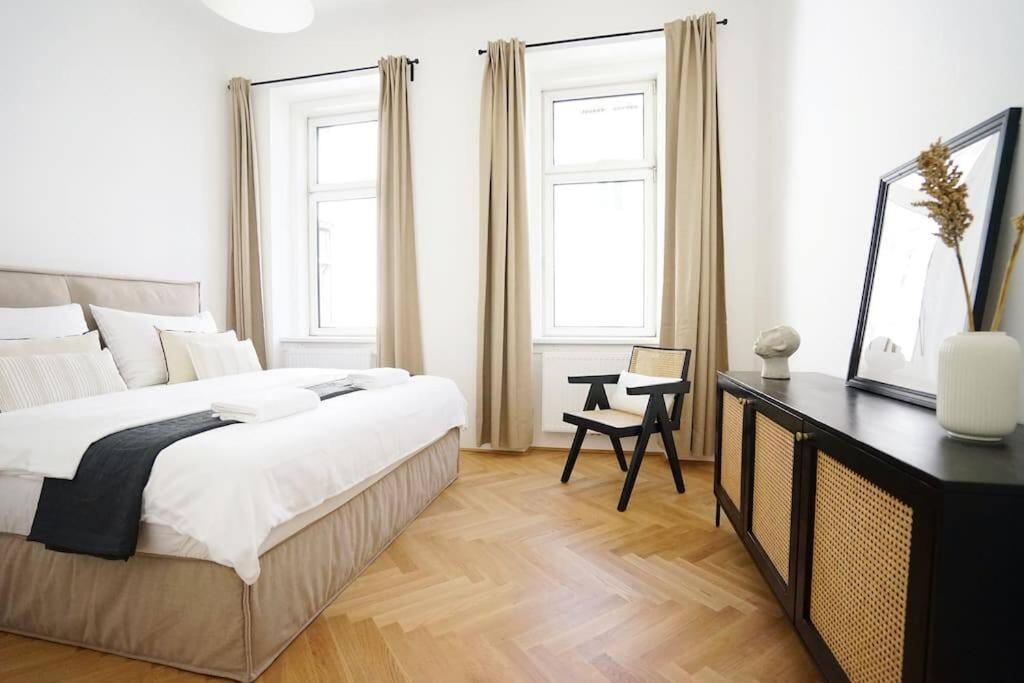 Boutique Suite Near Museum District Wien Exteriör bild