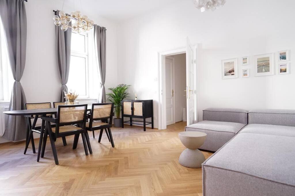 Boutique Suite Near Museum District Wien Exteriör bild