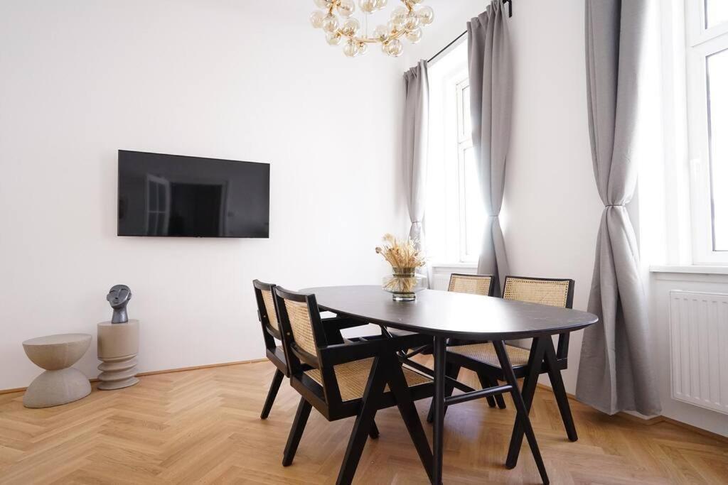 Boutique Suite Near Museum District Wien Exteriör bild